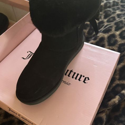 ☆black Juicy Couture boots with black & gold bows on the back☆ #boots #ugg’s # bows Couture Boots, Juicy Couture Boots, Black Juicy Couture, Boots Ugg, Juicy Couture, Women's Boots, The Back, Womens Boots, Couture