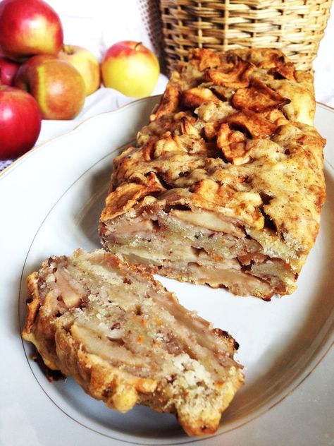 Meatloaf Allrecipes, Allrecipes Meatloaf, Apple Loaf Cake, Cheesy Meatloaf, Apple Loaf, Kek Lapis, Cake Loaf, Jewish Cuisine, Holiday Baking Recipes