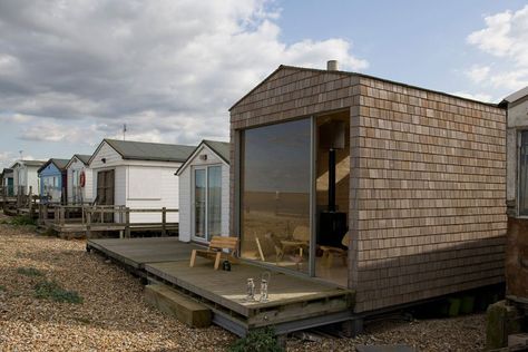 Woodsy Beach House in Whitstable, England - Gessato Beach House Pictures, Architecture Unique, Food Van, Shed To Tiny House, England Homes, Loft Ideas, House Shed, Studio Flat, Beach Huts