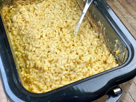 Mac And Cheese Recipe For Party, Large Pan Mac And Cheese, Crowd Size Macaroni And Cheese, Crockpot Recipe To Feed A Crowd, Easy Mac And Cheese Recipe For A Crowd, Mac And Cheese For 40 People, Large Crowd Macaroni And Cheese, Best Mac And Cheese For A Party, Mac And Cheese For A Party