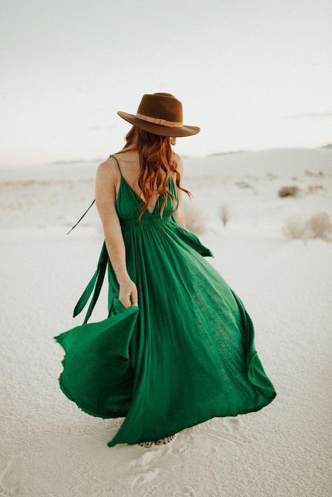 Movement Inspiration, White Sand Dunes, Sand Dunes Photoshoot, Desert Shoot, White Sands New Mexico, Boho Photoshoot, Home Photo Studio, Maternity Beach, Couples Style