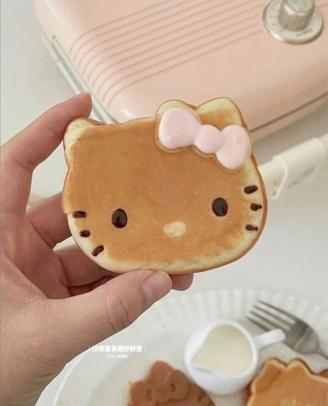 Hello Kitty Pancakes, Hello Kitty Pancake, Kitty Pancakes, Kitty Icon, Charmmy Kitty, Kawaii Stuff, Think Food, Hello Kitty Items, Kawaii Food