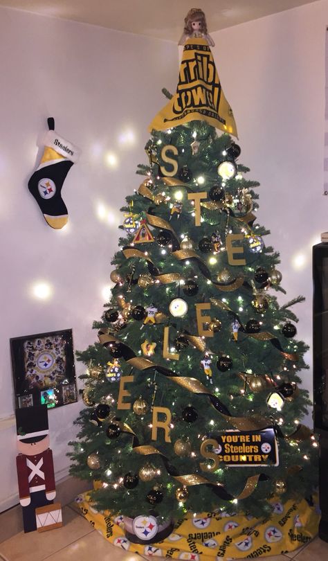 My 2015 Steelers Christmas Tree Steelers Christmas Tree, Steelers Happy Birthday, Pittsburgh Steelers Man Cave, Steelers Decor, Steelers Christmas, Pittsburgh Steelers Crafts, Pittsburgh Steelers Funny, Pittsburgh Steelers Wallpaper, Pittsburgh Steelers Shirts