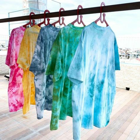 Tye Dye Ideas, Tie Dye Aesthetic, Cool Tie Dye Designs, Ty Dye, Diy Tie Dye Designs, Matching Friend, Tie Dye Crafts, Tie Dye Diy, Cotton Citizen