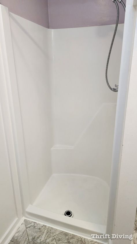 BEFORE & AFTER: Paint Bathroom Tile Instead of Replacing! Paint A Tub, Paint Bathroom Tile, Shower Tile Floor, Outdated Bathroom, Painting Bathroom Tiles, Paint Bathroom, Painting Shower, Epoxy Paint, Shower Floor Tile