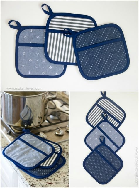 20 Easy DIY Pot Holders And Oven Mitts You Need In Your Kitchen – With Free Patterns #diy #ovenmitts #patterns #kitchen #projects #sewing #projects Diy Pot Holders, Oven Gloves Pattern, Diy Potholders, Kitchen Crafts Diy, Diy Mittens, Fabric Crafts Diy, Oven Mittens, Quilted Potholders, Sewing Machine Projects