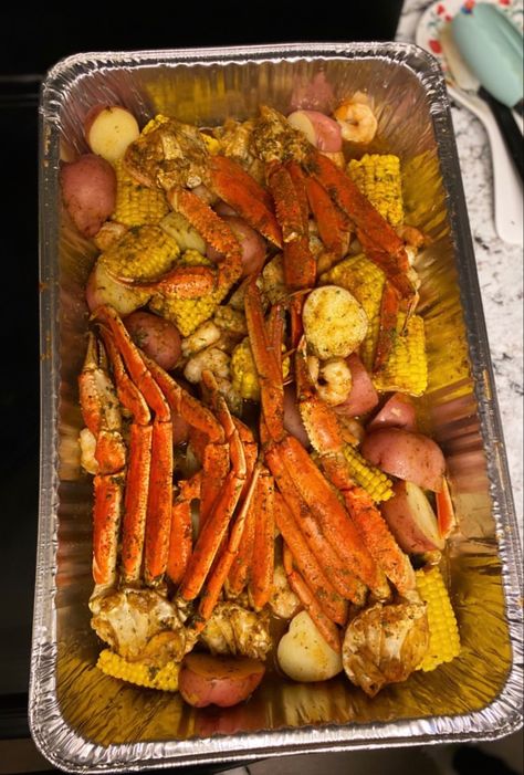 Crab broil with potatoes and corn! Yumm Crab Broil, Potatoes And Corn, Pot Roast, Crab, Corn, Carrots, Seafood, Drinks, Ethnic Recipes