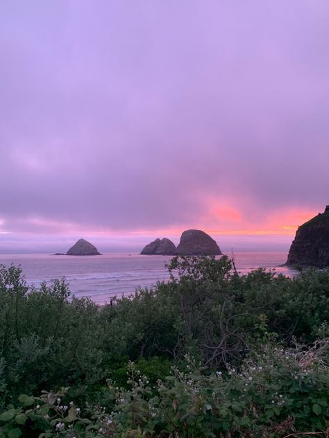 #oregon #oregonroadtrip #coastal #sunset #sunsetphotography #outdoor #nature #photography #beach #beachvacation Oregon Coast Sunset, Oregon Coast Aesthetic, Bday Collage, Oregon Aesthetic, Oregon Summer, Oregon Trip, Oregon Beach, Coastal Sunset, Sunset Road