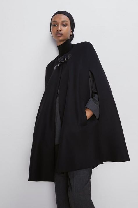 Zara Long Cape With Pockets Peter White, Wool Cape Coat, Ruffle Neck Blouse, Long Cape, Knitted Cape, Checked Trousers, Poncho Style, Cape Coat, Feminine Dress