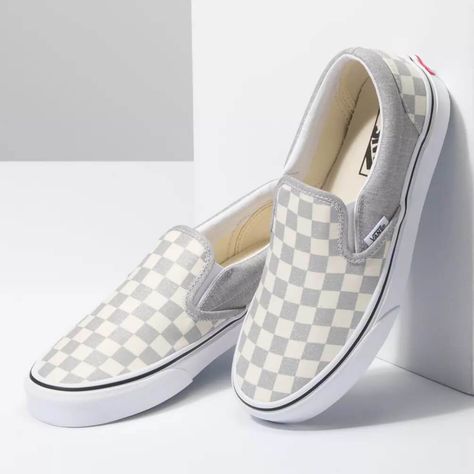 Vans Slip On Outfit, Outfits Con Vans, Vans Wallpaper, Estilo Vans, Outfits With Vans, White Vans Shoes, Vans Shoes Fashion, Vans Shoes Women, Custom Vans Shoes