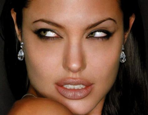 Angelina Jolie Eyes, Cat Eye Makeup Tutorial, Angelina Jolie Makeup, Angelina Jolie Photos, Jolie Pitt, Cat Eye Makeup, Eva Mendes, Megan Fox, Miranda Kerr