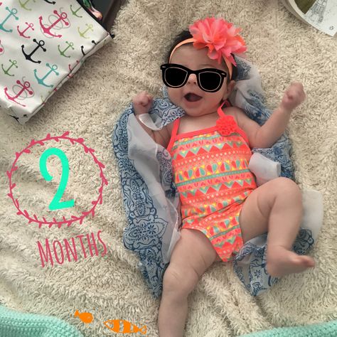 2 Month Old Photo Shoot, Picture Beach, Baby Milestones Pictures, Monthly Baby Pictures, Milestone Pictures, Monthly Baby, Baby 2, Baby Milestone, Newborn Baby Photography