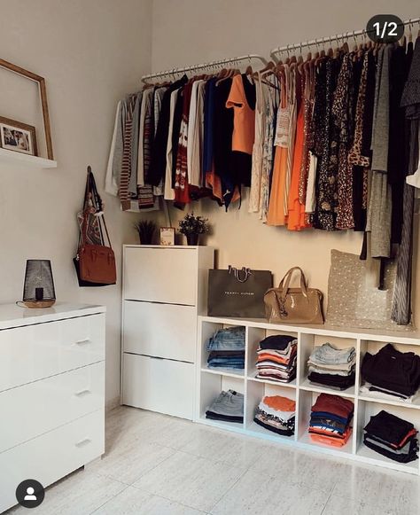 Open Clothes Rack Bedroom, Studio No Closet Ideas, Clothes Organization Small Space No Closet, Minimalist Closet Room, Open Closet Small Bedroom, Rooms As Closets, Small Bedroom And Closet Combo, Storage Without Closets, Room Ideas Without Closet