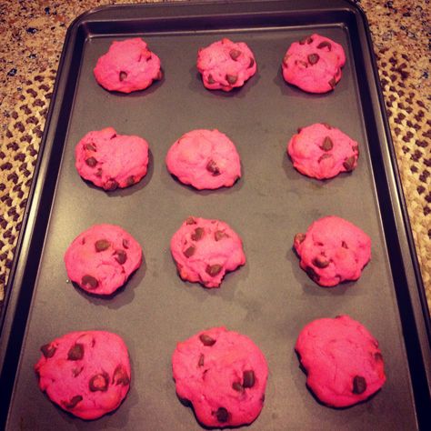 Hot pink chocolate chip cookies yummy Hot Pink Cookies, Pink Chocolate Chip Cookies, Cookies Chocolate Chip, Dance Party Birthday, Pink Cookies, Pink Stuff, Cookies Chocolate, Pink Chocolate, Birthday Stuff