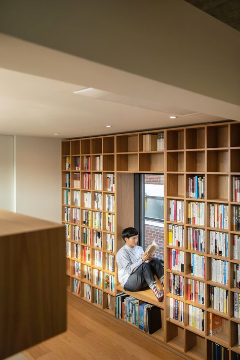 Photo 10 of 12 in This Slender Home in Seoul Has One Room on Each of Its Four Levels - Dwell Lawyer Office Interior, Library Room Design, Bookshelf Room, Office Study Room, A Reading Nook, Sleek Office, Millwork Details, Light Hardwood, Bookcase Desk