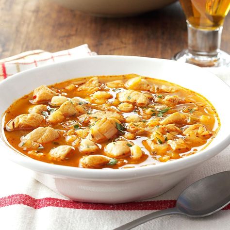 Recipe With Hominy, Hominy Recipes, Hominy Soup, Mexican Chicken Soup, Chicken Soup Crockpot, White Bean Chicken Chili, Chicken Soup Recipe, Food Vegetarian, Clam Recipes