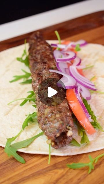 Kenneth Tebogo Middleton on Instagram: "Kofta Kebab 500g lamb mince (beef can be used) 1/2 brown onion, finely diced 1 handful chopped mint (or parsley) 1 tsp salt 1/2 tsp black pepper 1/2 tsp ground cumin 1/2 tsp sweet paprika 1/2 tsp ground cinnamon 2-3 crushed garlic cloves 1 tbsp olive oil #recipe #recipeshare #recipeoftheday" Spinach And Minced Meat, How To Can Minced Garlic, Bell Pepper Minced Meat, Mince And Tatties Recipe, Lamb Mince Recipes, Kofta Kebab, Minced Meat Recipe, Sweet Paprika, Crushed Garlic