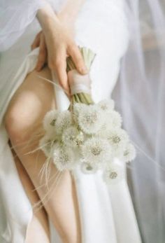 Forest Wedding, Bride Bouquets, Minimalist Wedding, Pretty Flowers, Wedding Modern, Wedding Designs, Bridal Bouquet, Wedding Inspo, Floral Wedding