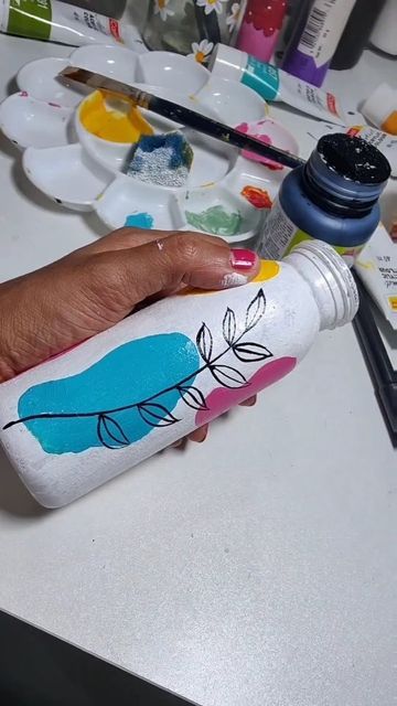 Boho Painting, September 1, Bottle Painting, Boho Art, Bottle Art, Bottle Crafts, Boho Decor, Diy Ideas, Acrylic Painting