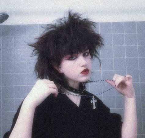 Short Teased Hair, Teased Hair Goth, Gothic Hairstyles Short, Romantic Goth Hairstyles, Short Goth Hairstyles, Teased Hairstyles, Teased Short Hair, Trad Goth Hair, Whimsigoth Makeup