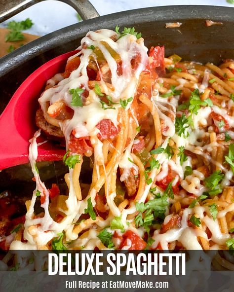 Deluxe spaghetti takes a traditional spaghetti recipe and puts a pizza twist on it. Hearty weeknight dinner idea for the whole family. It's a casserole everyone will love. Spaghetti With A Twist, Pizza Spaghetti Casserole, Traditional Spaghetti, Pizza Twists, Pizza Spaghetti, Incredible Pizza, Spaghetti Ingredients, One Pot Cooking, Barbecue Pulled Pork