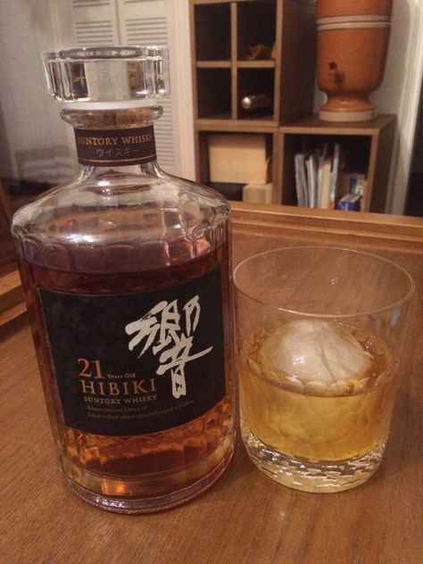 Japanese whisky Japanese Liquor, Japanese Whiskey, Suntory Whisky, Drinks Aesthetic, Japanese Whisky, Lunch Recipes, Whiskey Bottle, Liquor, Whiskey