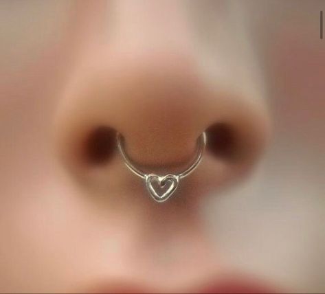 Heart Septum, Nose Piercing Ideas, Cute Nose Piercings, Septum Piercing Jewelry, Cute Nose, Septum Nose, Piercing Septum, Septum Rings, Septum Piercings