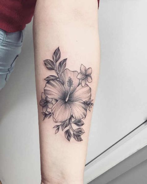 Frangipani Tattoo, Hawaiian Flower Tattoos, Plumeria Tattoo, Polynesian Tattoos Women, Hawaii Tattoos, Mandala Tattoo Sleeve, Hibiscus Tattoo, Flower Tattoo Shoulder, Geniale Tattoos