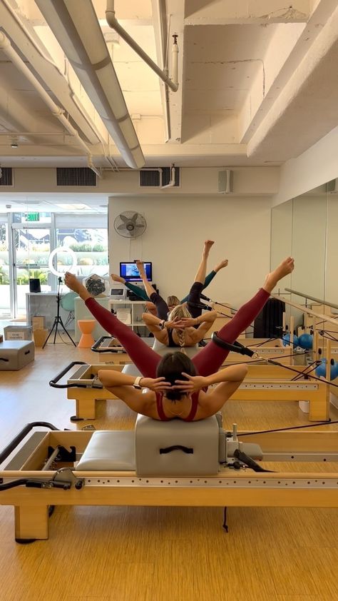 Maria Leone | I would consider this version of helicopter an advance exercise. There’s load on one leg making it a stability challenge. It requires major… | Instagram Pilates Certification, Pilates Anytime, Pilates Teacher Training, Reformer Exercises, Pilates Machine, Workout With Me, Flexibility And Mobility, Pilates Reformer Exercises, Pilates Teacher