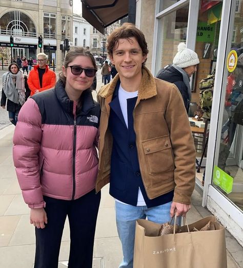 today in london Holland Fashion, Tom Peters, Best Friend Activities, Tom Holland Peter Parker, Friend Activities, Tom Holland Spiderman, Gq Men, Men's Toms, Finn Wolfhard