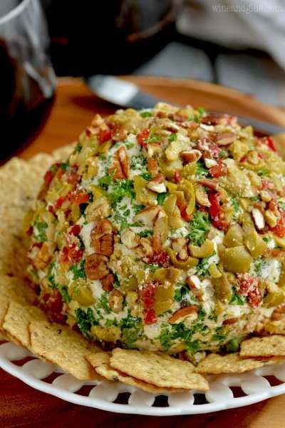 Cheesy Balls, Nibbles Ideas, Bacon Cheeseball, Appetizers Italian, Italian Finger Foods, Holiday Appetizers Easy, Chippers, Cheese Ball Recipes, Cheese Balls