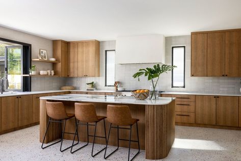 ANN SACKS on Instagram: “"Savoy Ribbed is my go-to tile. Every installation method brings on a different energy - horizontally, vertically or herringbone." -…” High Contrast Kitchen, Contrast Kitchen, Modern Dining Decor, Window Layout, Ranch Renovation, Pole Wrap, Walnut Kitchen, Ann Sacks, Mid Century Modern Kitchen