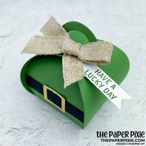 The Paper Pixie, Paper Pixie, St Patrick Day Treats, St Patricks Day Cards, St Patricks Crafts, St Patrick's Day Decorations, Saint Patties, St Patrick's Day Crafts, Candy Holder