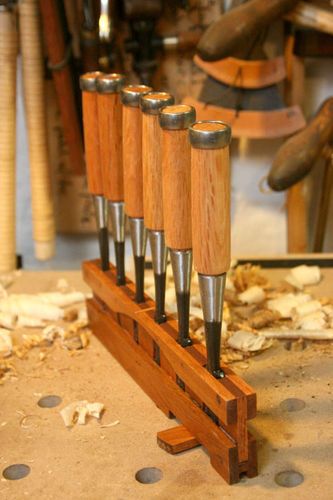 Chisel Rack, Japanese Woodworking Projects, Japanese Chisels, Tool Storage Cabinets, Woodworking Tools Storage, Woodworking Shop Plans, Woodworking Storage, Japanese Woodworking, Woodworking Workbench