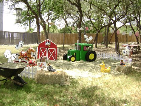 hay bales Cardboard Tractor, Petting Zoo Birthday, Farmyard Party, Farm Themed Party, Barnyard Birthday Party, Tractor Party, Farm Theme Birthday, Farm Animal Party, Farm Themed Birthday Party