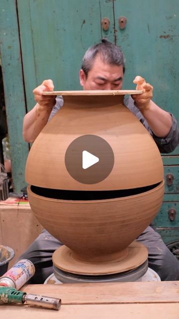 Kwak Kyungtae on Instagram: "This is a 분청 달항아리 (bun-cheong dal-hang-ari) - a large moon jar finished with buncheong. If you can make the two hemisphere components well, you can make a jar full of character in the Korean tradition. It was a joy to demonstrate this form for our Wheel Throwing Masterclass students!

#kwakkyungtae #ceramics #pottery #ceramicmasterclass #koreanceramics" Buncheong Pottery, Korean Ceramics, Throwing A Cylinder On The Wheel, Wheel Thrown Cookie Jar, Centering Clay Pottery Wheel, Ceramic Vase Wheel Thrown, Korean Pottery, Moon Jar, Wheel Throwing