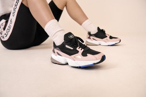 With Kylie Jenner Modeling These Adidas Sneakers, They Are Sure to Sell Out FAST Adidas Falcon Pink, Kylie Jenner Adidas, Kylie Jenner Modeling, Adidas Originals Falcon, Adidas Store, Adidas Falcon, Donald Glover, Baskets Adidas, Jenner Outfits