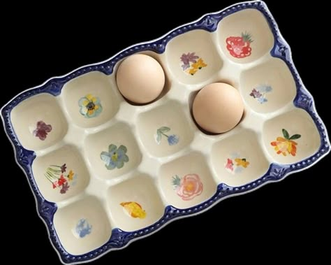 Different Types Of Eggs, Ceramic Egg Holder, Types Of Eggs, Kitchen Countertop Organization, Countertop Organization, Egg Tray, Air Dry Clay Projects, Egg Storage, Antique Bottles