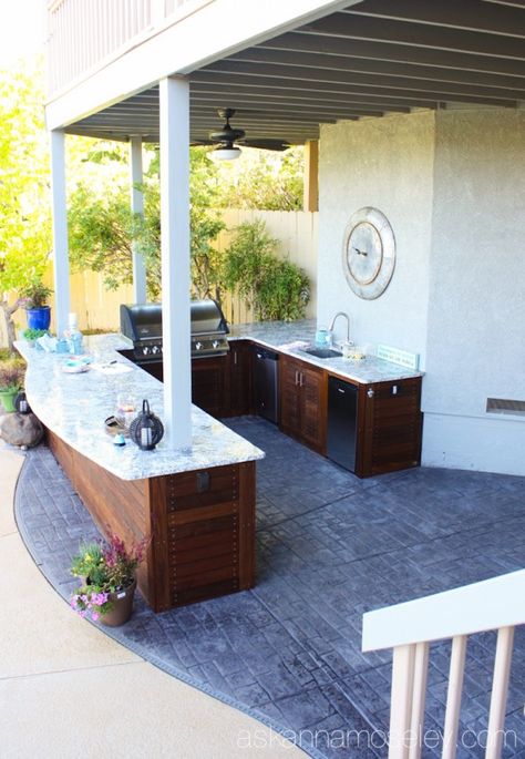 I love the whole kitchen but my favorite part about it is the cabinets. Kitchen Barstools, Concrete Outdoor Kitchen, Kitchen Bars, Rustic Outdoor Kitchens, Small Outdoor Kitchens, Outdoor Kitchen Countertops, Outdoor Kitchen Cabinets, Sosua, Outdoor Kitchen Bars