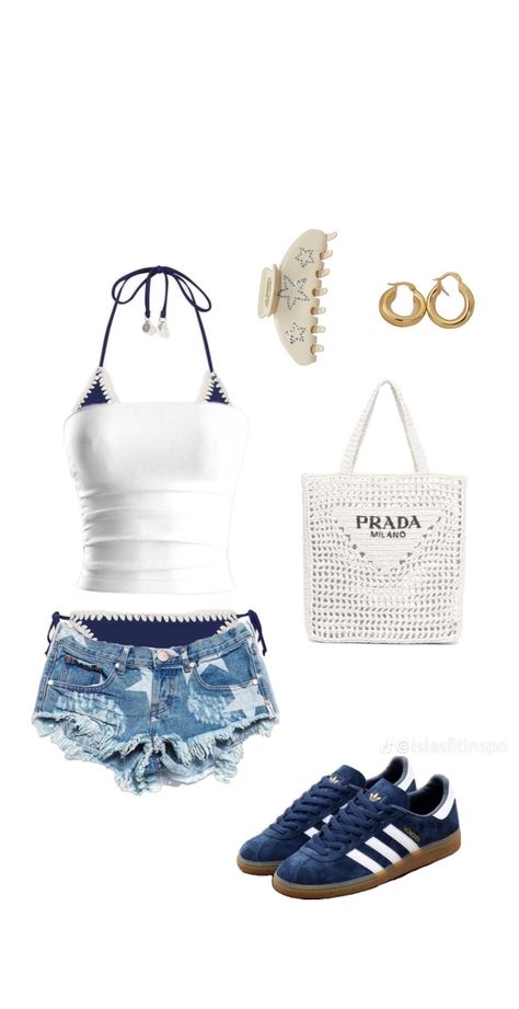 South Carolina Outfits Summer, Outfit Inspo White Background, Waterpark Outfit, Magazine Outfits, Roblox Clothing, 2000s Clothes, Bloxburg Ideas, Outfit Inspo Summer, Beautiful Photoshoot