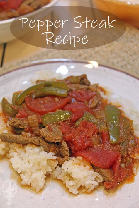 Pepper Steak – Through the Cooking Glass Pepper Steak Recipe With Tomatoes, Pepper Sauce For Steak, Pepper Steak And Rice, Beef Pepper Steak, Pepper Steak And Onions, Recipes With Diced Tomatoes, Crockpot Pepper Steak, Round Steak Recipes, Crockpot Steak