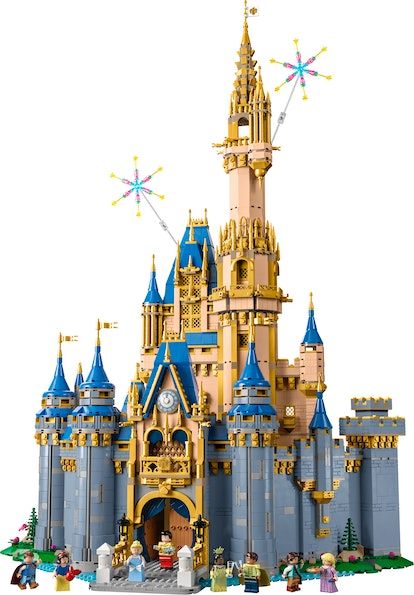 LEGO's New Disney Castle Set Has Nearly 5,000 Pieces, Fireworks, & More Disney Lego Sets, Big Lego Sets, Lego Disney Castle, Sleeping Beauty Movie, Disney Princess Films, Chateau Disney, Prince Naveen, Big Lego, Disney Princess Characters