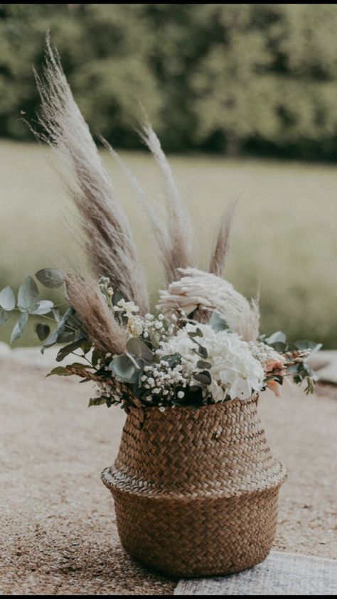 Wicker Basket Wedding Decor, Wicker Wedding Decor, Boho Aisle Decor, Simple Barn Wedding, Boho Wedding Aisle, Basket Wedding Decor, Wedding Aisle Decor, Wedding Isles, Dried Flowers Wedding