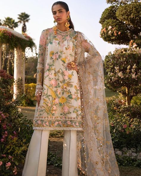 EID DELIVERY - LUXURY LAWN by SANA SAFINAZ🎊 LAAM EID FESTIVAL - KHUSHIYON KI DASTAK 🚀 Free Shipping Across UAE ✈️ Flat 40% off on USA, Canada & Australia Shipping Rates 🛬 Flat 50% off on Saudi Arabia Shipping rates 🛍️ Tap the link in bio to shop now! @laamofficial @laambasics @laam_kids @laam_couture @laam_modestwear @laamloves @lifeatlaam Eid Festival, Sana Safinaz, Saudi Arabia, 50 %, Lawn, Link In Bio, Tap, Shop Now, Australia