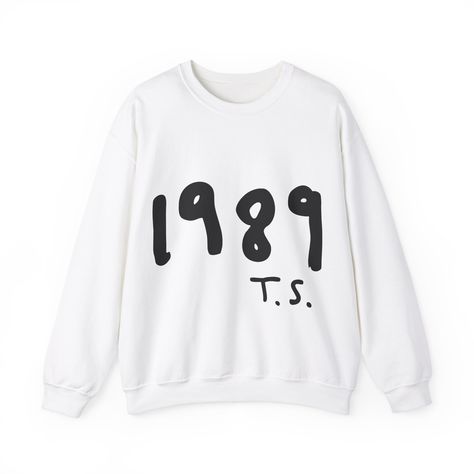 1989 Taylor's Version, Taylor Sweater, Taylors Version, Comfort Colors Sweatshirt, Taylor Swift 1989, Sweatshirt Vintage, Sweater Design, Fort Worth, Comfort Colors