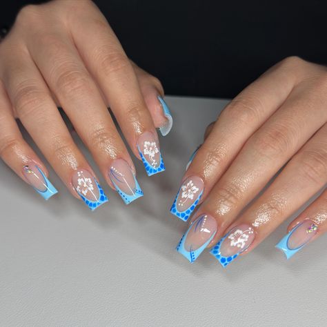 🩵🌺 #rgvnails #crocnails Corfu Nails, Holiday Nails Blue, Aquarium Nails Design, Nails Acrylic Ocean Theme, Aquarium Nail Art, Summer Acrylic Nails Starfish, Blue Nails Ideas, Aquriam Nails, Turkey Nails