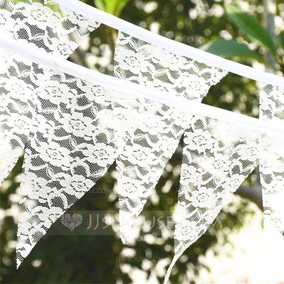 Lace Bunting, Ideas Aniversario, Wedding Flags, Bunting Wedding, Wedding Bunting, White Lace Fabric, Banner Garland, Wedding Banner, Wedding Ornament