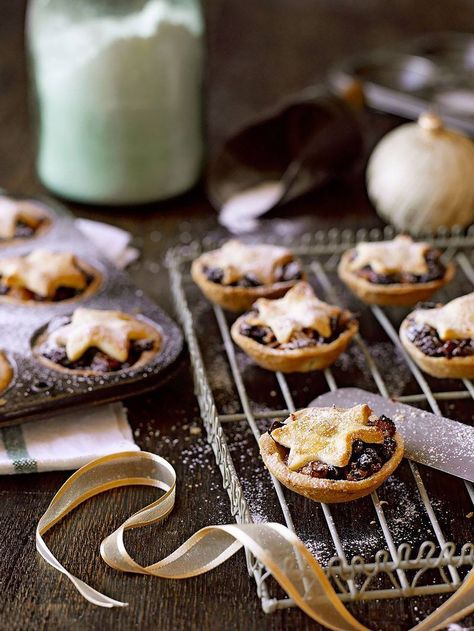 Christmas Tarts, Gluten Free Mince Pies, Fruit Mince Pies, British Snacks, Pie Pastry Recipe, Mince Pie Recipe, Mince Pies Christmas, Gluten Free Pastry, Mince Pie