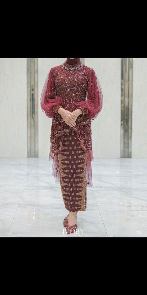 kebaya merah maroon kain batik
#kebayabatik #kebayawisuda #kebayakondangan #kebayapengantin #kebayabridesmaids #kebayakekinian #kebayamaroon Kebaya Tile Modern Hijab, Kebaya Tile Modern, Kebaya Lamaran Engagement Hijab, Kebaya Engagement Hijab, Kebaya Burgundy, Dres Kondangan, Batik Long Dress, Graduation Hijab, Model Kebaya Wisuda