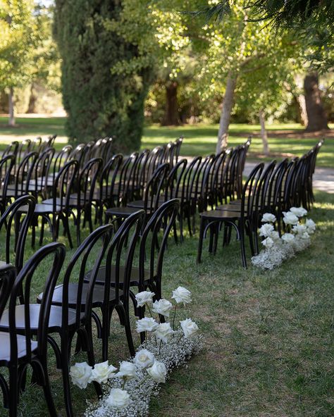 an All Black Affair🖤 You've found the right place for perfect rental chairs to match the elegance of your special day✨ensuring a seamless and stylish experience for you and your guests. Check our Chair Collection with the link in BiO🔗 Photography: @marylewisphoto Venue: @parkwinters Wedding Planner: @curatedbygw Flowers: @the_blonde_bouquet Bride: @Jazmyn_hopkins Groom: @Cywatson_9 Hair: @xo.beauty.co Makeup: @missmarissartistry Black Chair Wedding Ceremony, Black Chairs Wedding, All Black Affair, Chairs Wedding, Black Chairs, Bouquet Bride, Wedding Chair Decorations, Chair Collection, Reception Chair